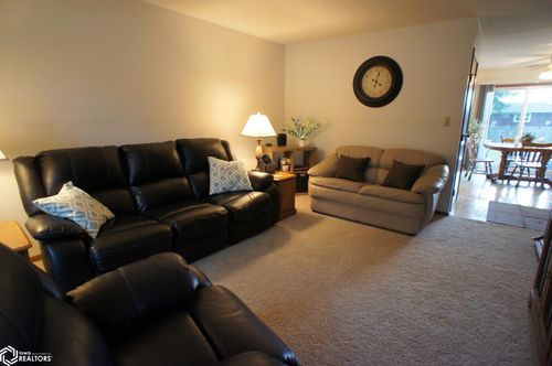 810 Crestview Dr, Webster City, IA, 50595-3002 | Card Image