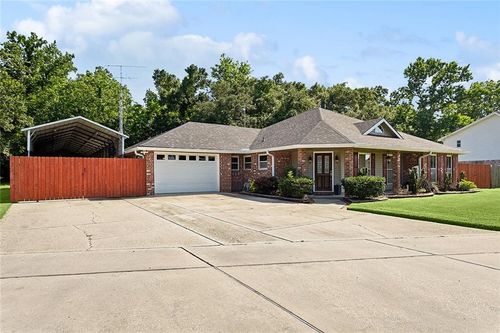 3 S Lake Ct, Violet, LA, 70092-3516 | Card Image