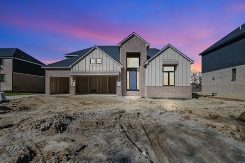 45070 Twin River Dr, Macomb, MI, 48044-6417 | Card Image