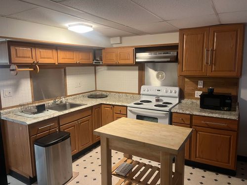 818 Main St, Proctorsville, VT, 05153-4404 | Card Image