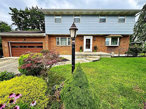 107 Oakview Dr, Morgantown, WV, 26505-2328 | Card Image