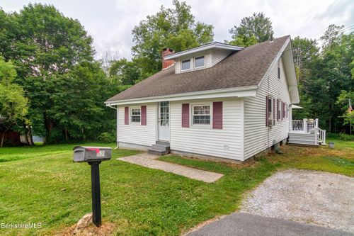 63 Yarmouth St, Pittsfield, MA, 01201 | Card Image