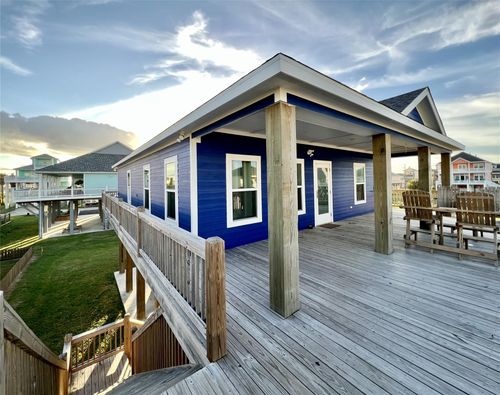 939 Kent, Crystal Beach, TX, 77650 | Card Image