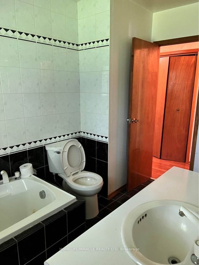 2216 Olde Base Line Rd, House other with 3 bedrooms, 2 bathrooms and 10 parking in Inglewood ON | Image 9