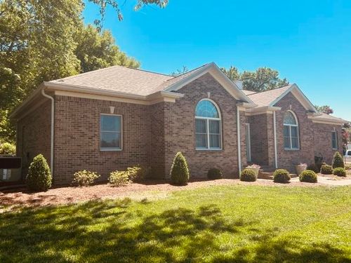 370 Lakeland Dr, Bowling Green, KY, 42104-7512 | Card Image