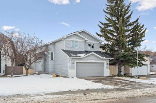 837 Applewood Dr Se, Calgary, AB, T2A7R6 | Card Image
