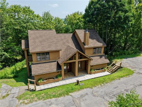 19 Snowpine Vlg, Great Valley, NY, 14741 | Card Image