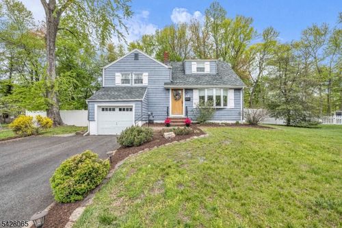 14 Meadow Dr, Little Falls, NJ, 07424-1311 | Card Image
