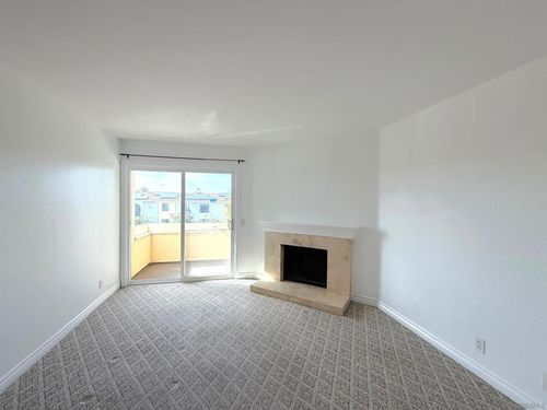 204-9929 Erma Road, San Diego, CA, 92131 | Card Image