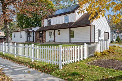 16 Lakewood Pkwy, Burlington, VT, 05408-2723 | Card Image