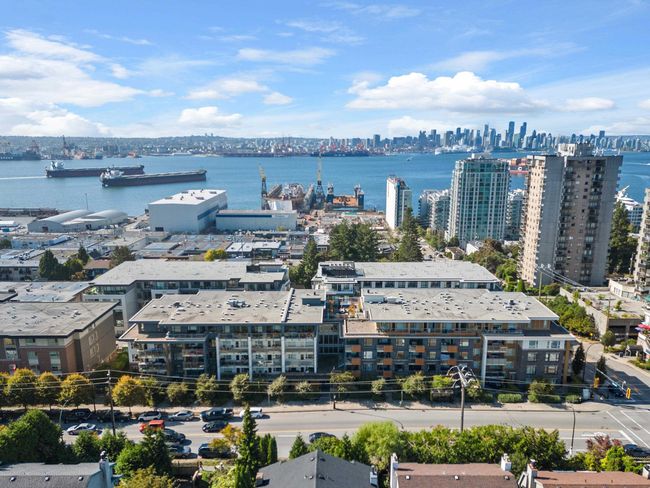 513 - 221 E 3rd Street, Condo with 2 bedrooms, 2 bathrooms and 2 parking in North Vancouver BC | Image 36