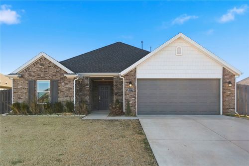 4375 W Topeka Ave, Fayetteville, AR, 72704-4048 | Card Image