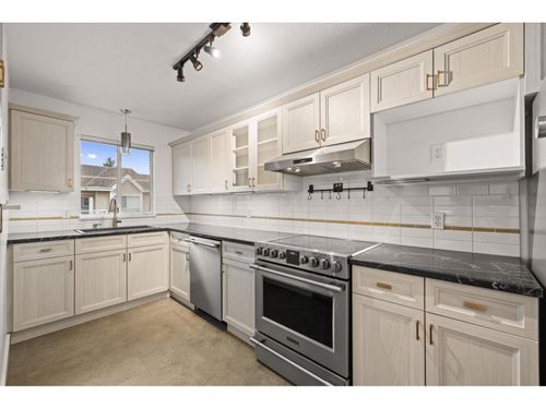 302-5556 201a St, Langley, BC, V3A8K5 | Card Image