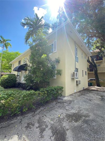 300 Mendoza Ave, Home with 0 bedrooms, 0 bathrooms and 6 parking in Coral Gables FL | Image 2