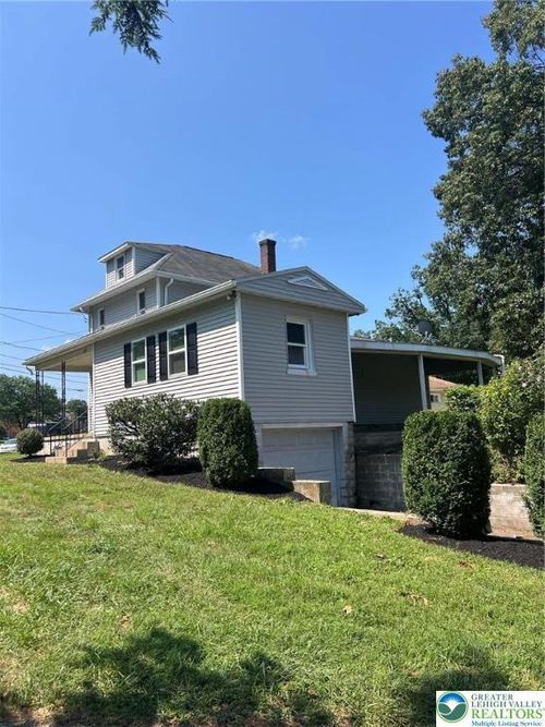 521 Wood St, Emmaus, PA, 18049-3849 | Card Image