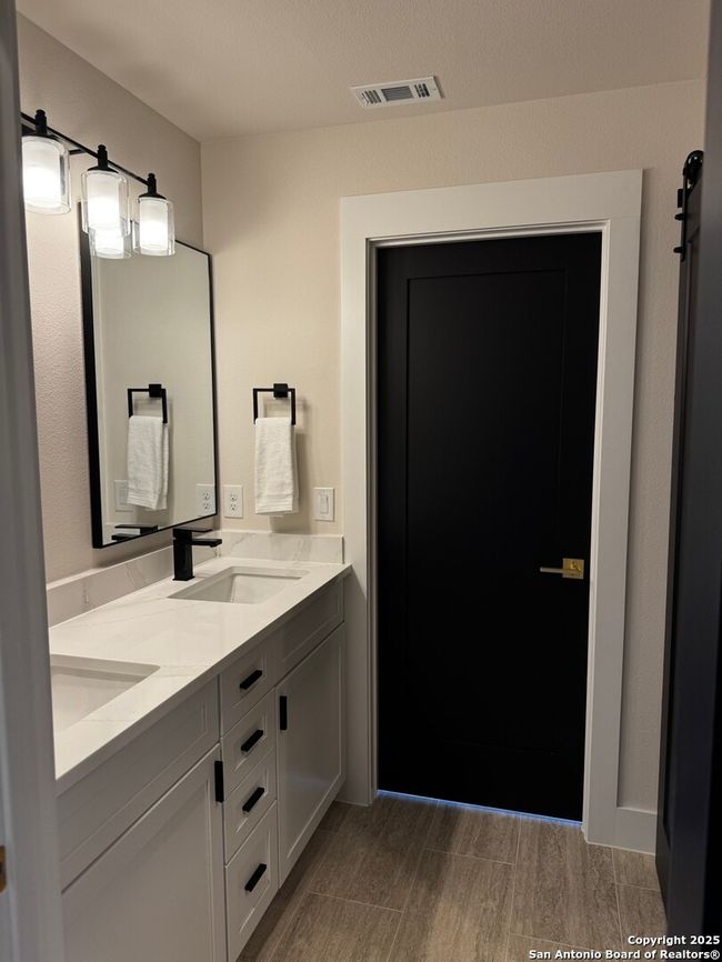 166 Restless Wind, House other with 4 bedrooms, 5 bathrooms and null parking in Spring Branch TX | Image 23