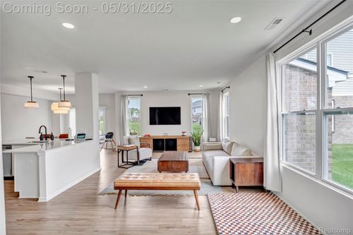 8811 Pioneer St, Washington Twp, MI, 48094-2974 | Card Image