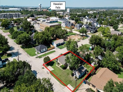 401 Main St, Roanoke, TX, 76262-8640 | Card Image