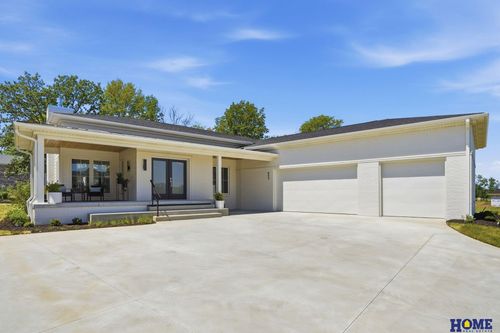 843 S 88th St, Lincoln, NE, 68520 | Card Image