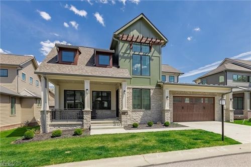 2431 Edgewood Trce, Pepper Pike, OH, 44124-4049 | Card Image