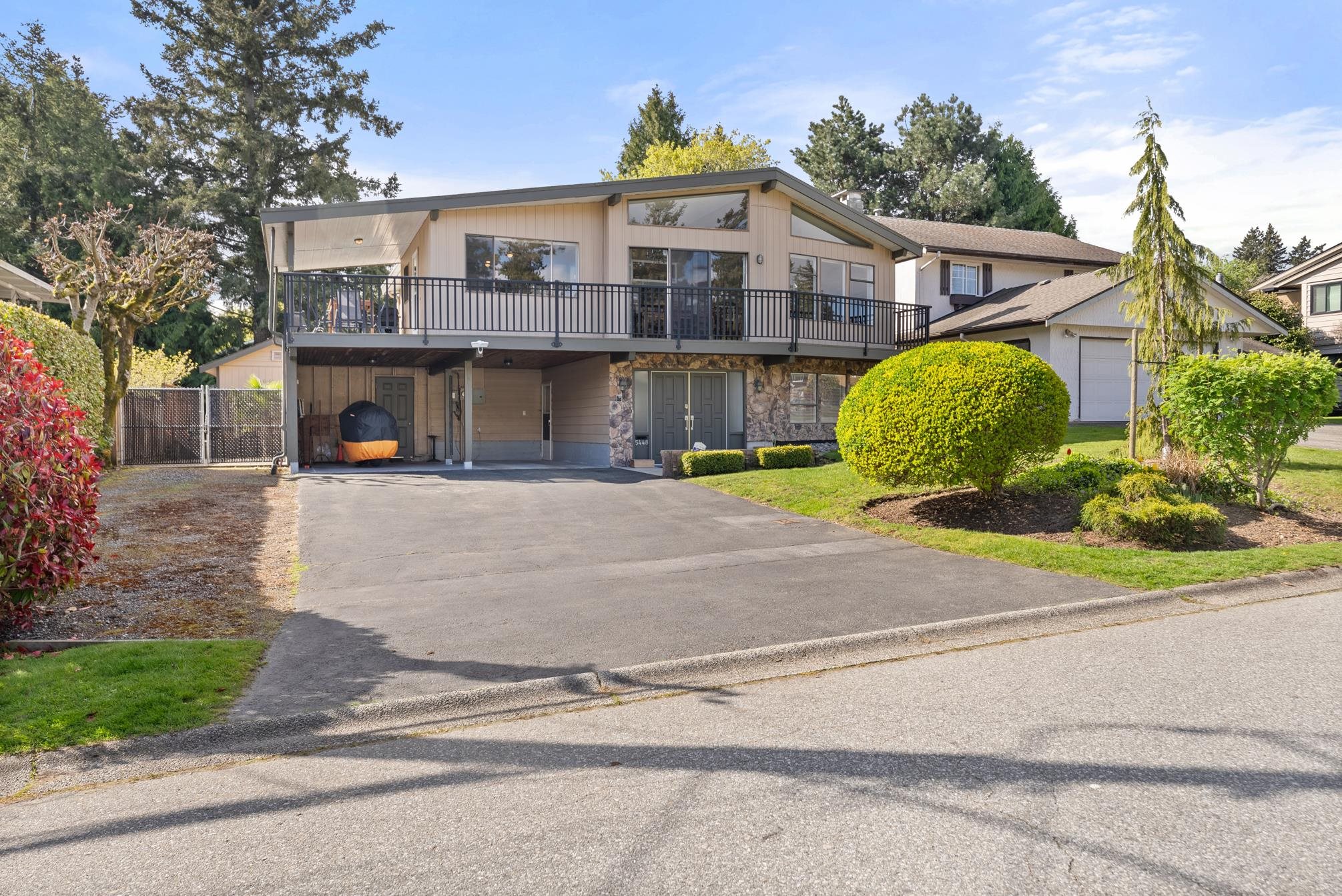 5448 5 B Avenue, House other with 3 bedrooms, 2 bathrooms and 5 parking in Delta BC | Image 2
