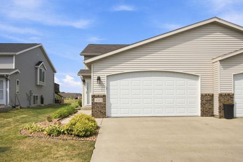 4325 39th Ave S, Fargo, ND, 58104-6993 | Card Image