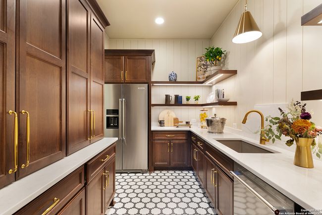 8170 Blue Oak, House other with 4 bedrooms, 5 bathrooms and null parking in Garden Ridge TX | Image 94
