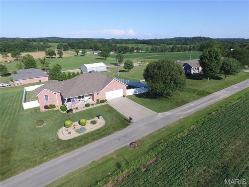 131 Stone Creek Dr, Cape Girardeau, MO, 63701-8256 | Card Image