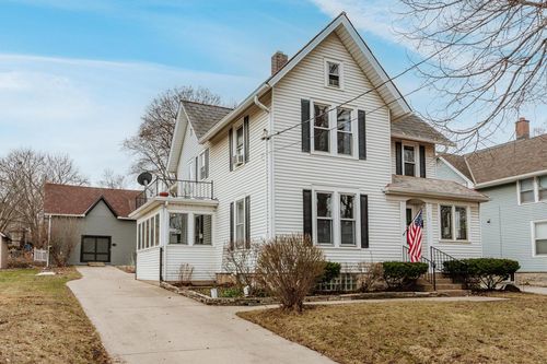 517 Mccall Street, Waukesha, WI, 53186 | Card Image