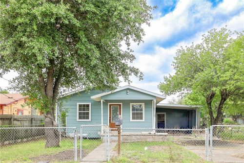 109 Dewey Ave, Alice, TX, 78332-6041 | Card Image