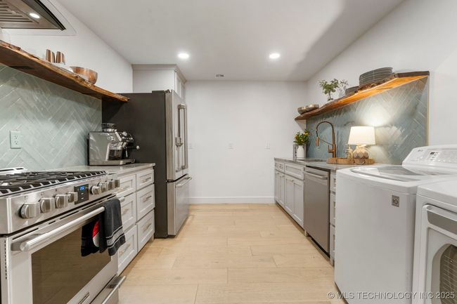 Scullery / prep-kitchen | Image 37