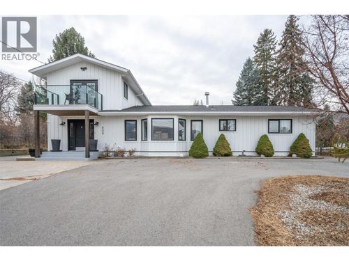 633 Pineview Dr, Kaleden, BC, V0H1K0 | Card Image