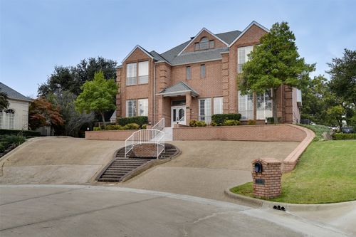 2121 Shari Ln, Garland, TX, 75043-1460 | Card Image