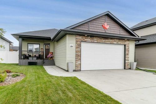 106 Hollman Close, Penhold, AB, T0M0B7 | Card Image
