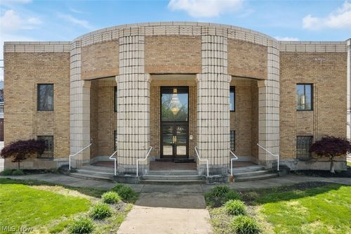 542 W Park Ave, Barberton, OH, 44203-2516 | Card Image