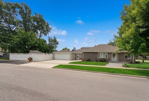 10801 Oak Ave, Chicago Ridge, IL, 60415-2126 | Card Image