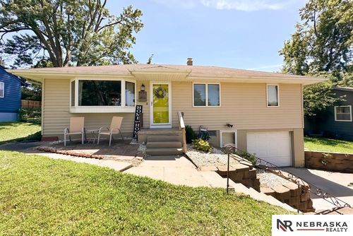 111 Cedar St, Bellevue, NE, 68005-3608 | Card Image