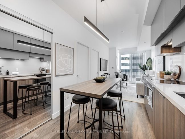 1003 - 8 Eglinton Ave E, Condo with 1 bedrooms, 1 bathrooms and null parking in Toronto ON | Image 9