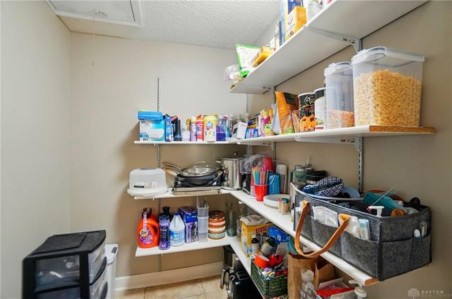2946 Rockledge Trl, House other with 3 bedrooms, 2 bathrooms and null parking in Beavercreek OH | Image 14