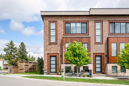 162 Greenbriar Way Nw, Calgary, AB, T3B6J1 | Card Image