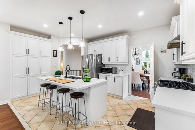 397 Burloak Dr, House other with 3 bedrooms, 3 bathrooms and 2 parking in Oakville ON | Image 12