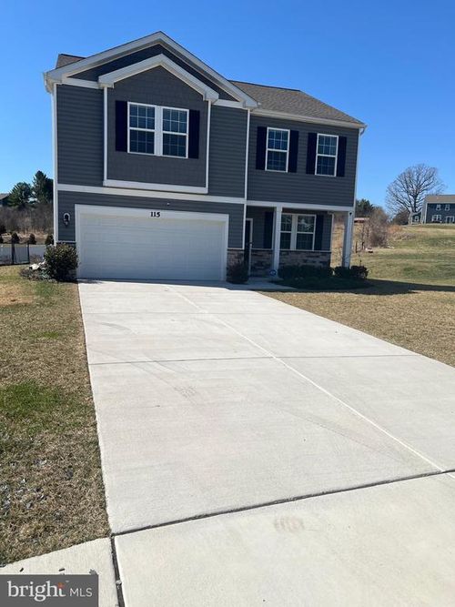 115 Bell Tower Ln, CHARLES TOWN, WV, 25414-1012 | Card Image