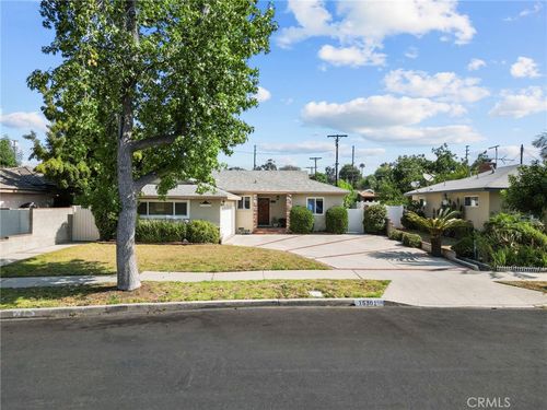 15301 Kingsbury St, Mission Hills, CA, 91345-2306 | Card Image