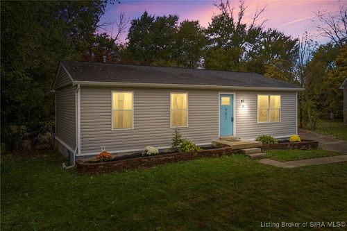 902 Assembly Rd, Jeffersonville, IN, 47130-5743 | Card Image