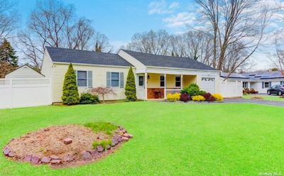 54 Patricia Lane, House other with 3 bedrooms, 2 bathrooms and null parking in South Setauket NY | Image 1