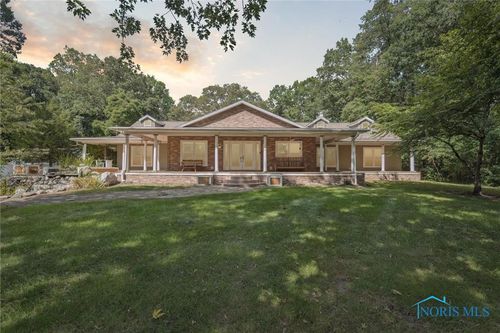 8760 Nebraska Ave, Toledo, OH, 43617-2130 | Card Image