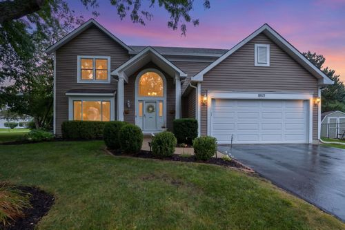 18101 W Hampshire Dr, Gurnee, IL, 60031-4582 | Card Image