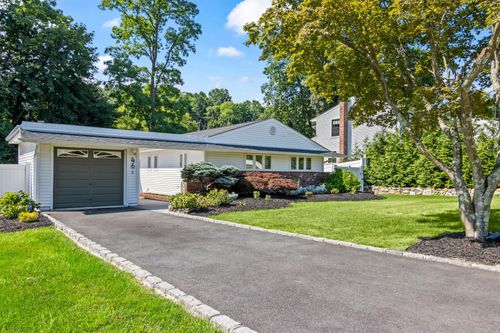 46 Knight Ln, Kings Park, NY, 11754-2020 | Card Image