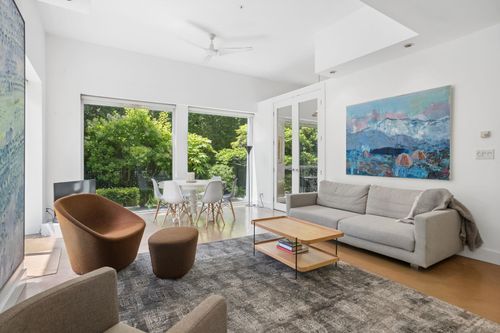 100-1550 W 15th Avenue, Vancouver, BC, V6J2K6 | Card Image