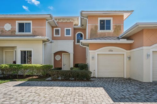 2584 Stockbridge Sq Sw, Vero Beach, FL, 32962-4217 | Card Image